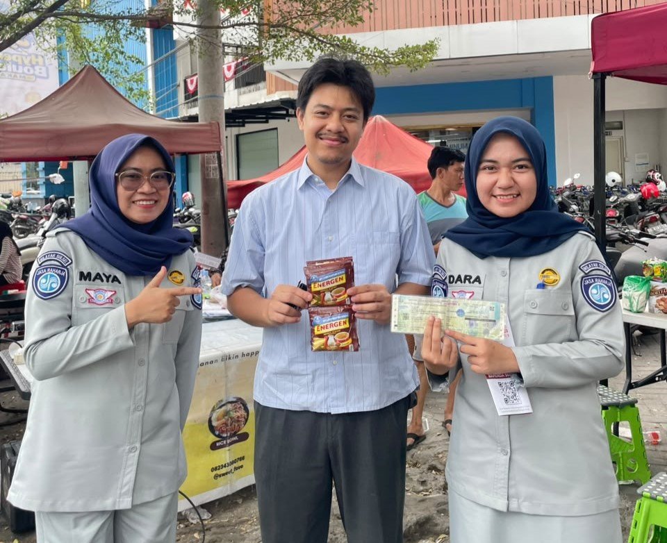 Gelar Penertiban di Jalan Boulevard, Jasa Raharja dan Samsat Makassar II Bagikan Sembako
