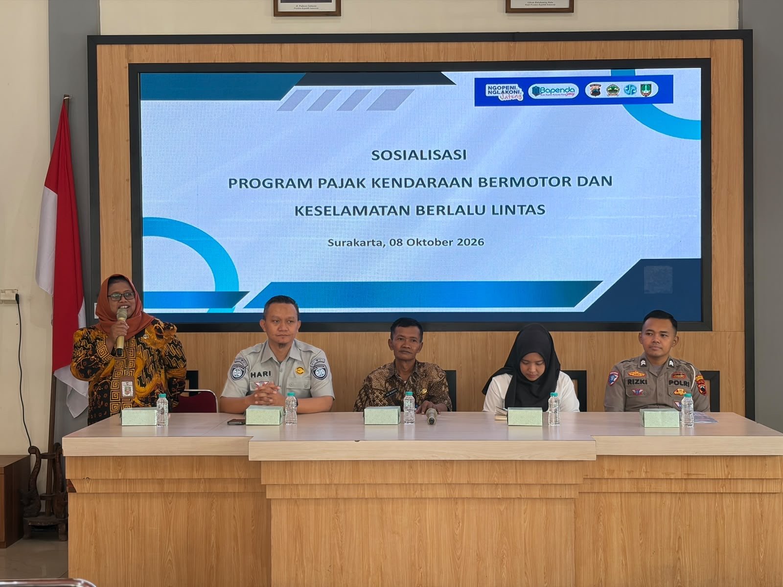 Tim Pembina Samsat Surakarta Sosialisasikan Program Jateng Bebas Sanksi Administrasi dan Pajak Progresif serta Keselamatan Lalu Lintas di Kecamatan Serengan Tim Pembina Samsat Surakarta Sosialisasikan Program Jateng Bebas Sanksi Administrasi dan Pajak Progresif serta Keselamatan Lalu Lintas di Kecamatan Serengan