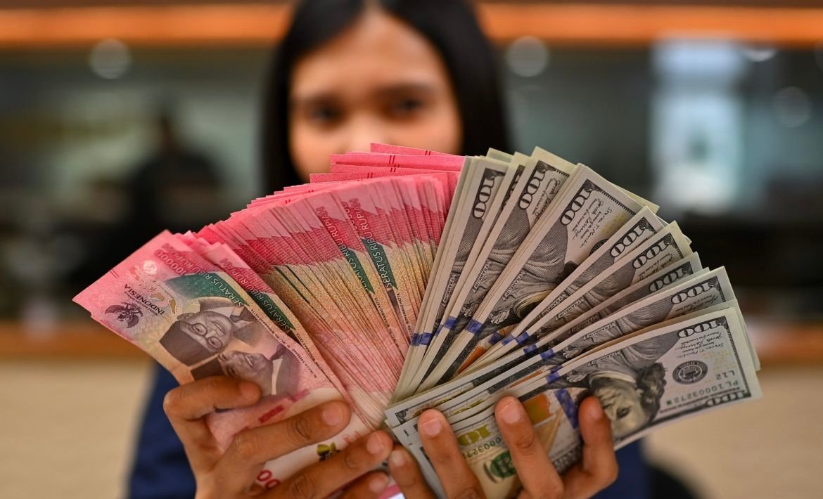 Nilai Tukar Rupiah Melemah Tertekan Penguatan Dolar AS