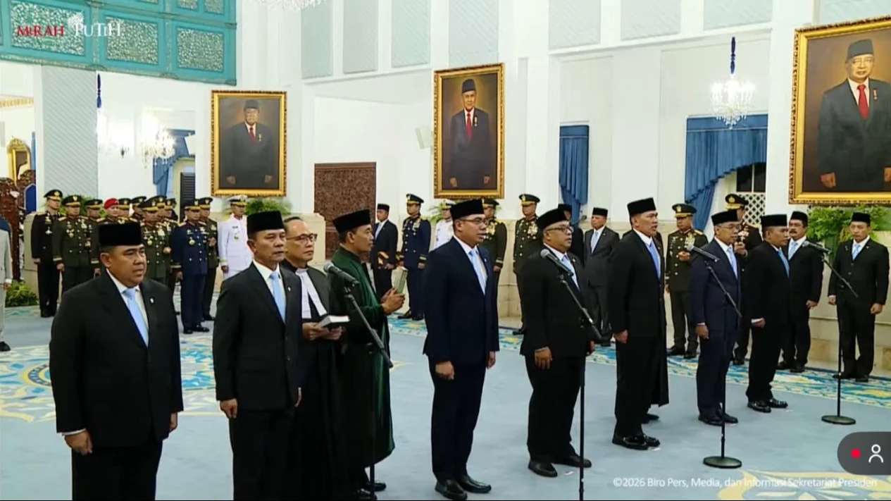 Prabowo Resmi Angkat Yusuf Jauhari dan Richard Tampubolon sebagai Wamenhan Prabowo Resmi Angkat Yusuf Jauhari dan Richard Tampubolon sebagai Wamenhan