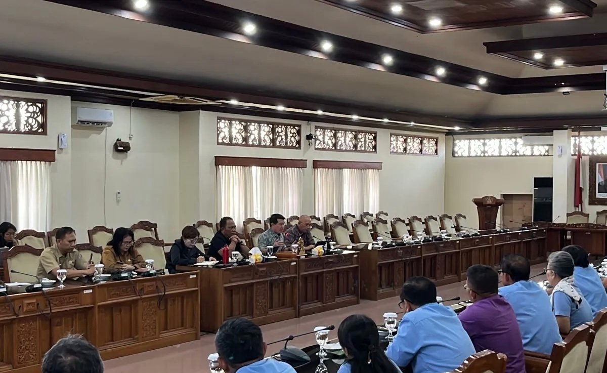 Kemnaker Tegaskan Aturan Penetapan Upah Minimum 2027 Mengacu PP 49/2025 Kemnaker Tegaskan Aturan Penetapan Upah Minimum 2027 Mengacu PP 49/2025