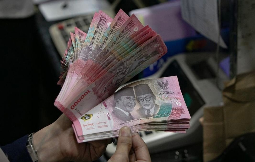 Nilai Tukar Rupiah Tertekan Imbas Serangan terhadap Kilang Minyak Saudi Nilai Tukar Rupiah Tertekan Imbas Serangan terhadap Kilang Minyak Saudi