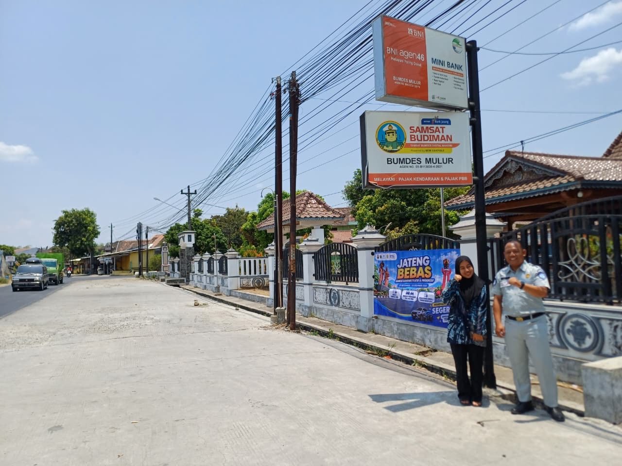 Perkuat Glorifikasi Program Jateng Bebas, RC Samsat Sukoharjo Pasang Spanduk di Sejumlah Titik Strategis Perkuat Glorifikasi Program Jateng Bebas, RC Samsat Sukoharjo Pasang Spanduk di Sejumlah Titik Strategis