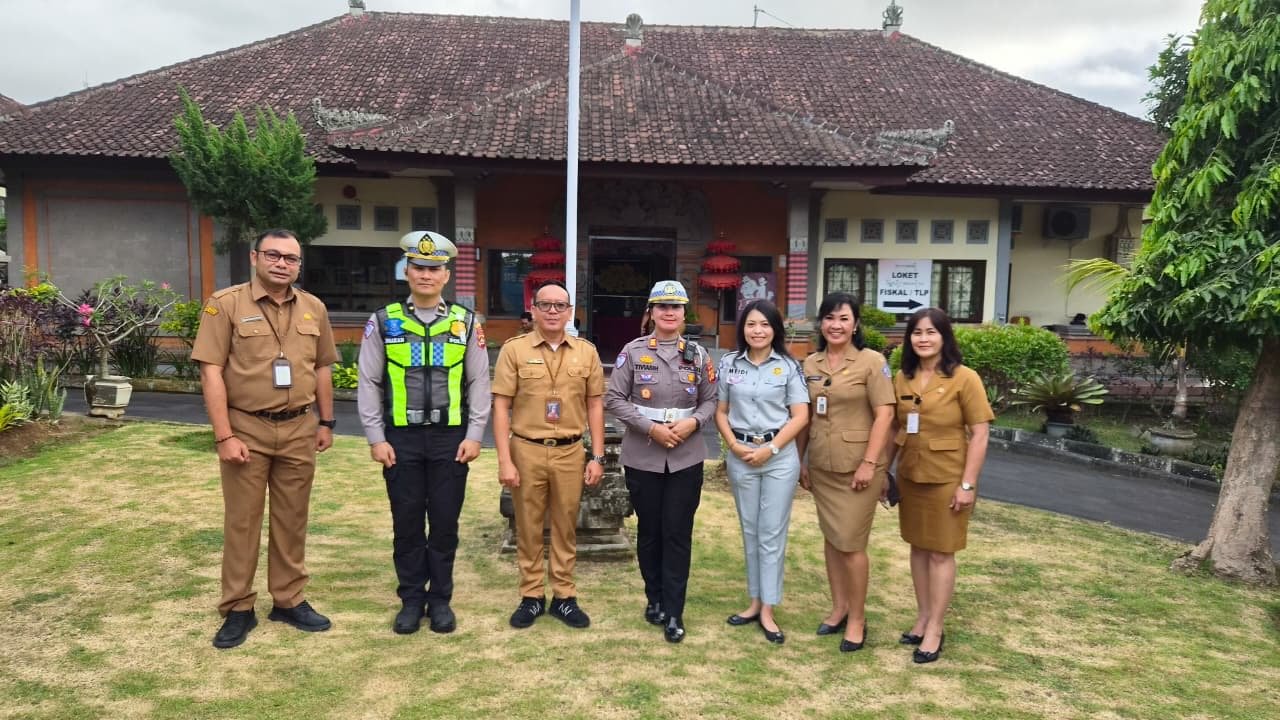 Samsat Klungkung Sambut Kasat Lantas Baru, Fokus pada Pelayanan dan Kepatuhan Administrasi Samsat Klungkung Sambut Kasat Lantas Baru, Fokus pada Pelayanan dan Kepatuhan Administrasi