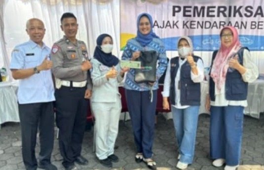 Berikan Kemudahan dan Keuntungan Bagi Wajib Pajak, Kolaborasi Jasa Raharja Bandung Bersama Tim Pembina Samsat Kawaluyaan Gelar Pemeriksaan PKB dan SWDKLLJ Berikan Kemudahan dan Keuntungan Bagi Wajib Pajak, Kolaborasi Jasa Raharja Bandung Bersama Tim Pembina Samsat Kawaluyaan Gelar Pemeriksaan PKB dan SWDKLLJ